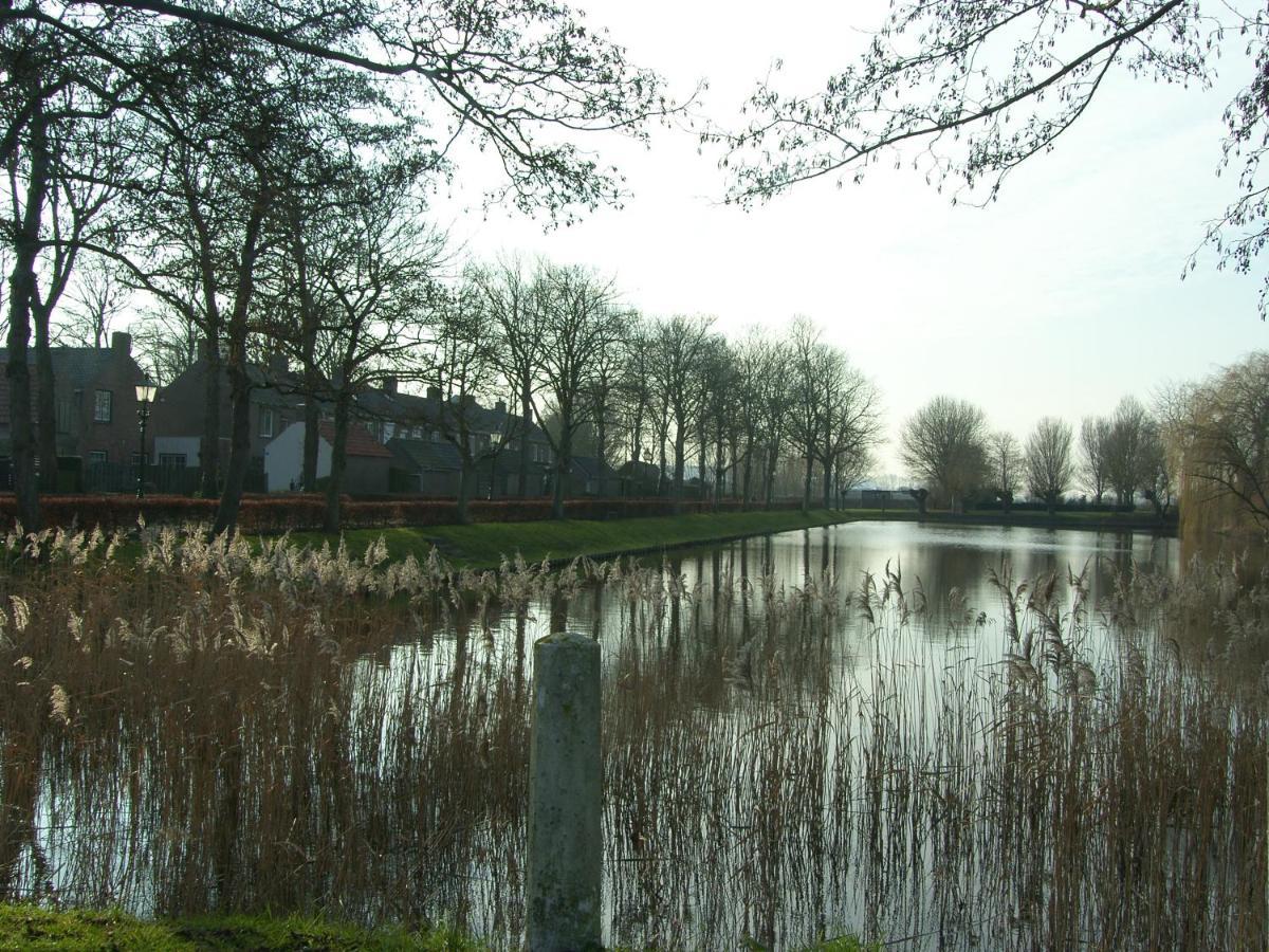 Bed and Breakfast Slapen Bij De Zeeuwse Lala IJzendijke Екстер'єр фото
