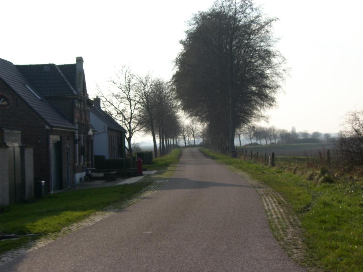 Bed and Breakfast Slapen Bij De Zeeuwse Lala IJzendijke Екстер'єр фото